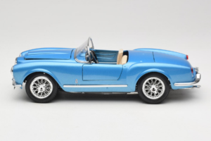 Lancia Aurelia B24 Spider Modrý Bburago 1:18 3010-M1 Kov – obrázok 4 z 8