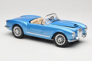 Lancia Aurelia B24 Spider Modrý Bburago 1:18 3010-M1 Kov – obrázok 6 z 8