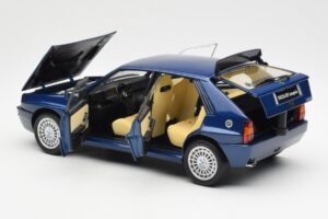 Lancia Delta HF Integrale Evo II Modrý Kyosho 1:18 08341BL Kov – obrázok 5 z 8