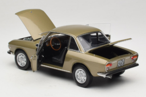 Lancia Fulvia Coupe Bronze Longchamps Norev 1:18 187985 Kov – obrázok 5 z 8