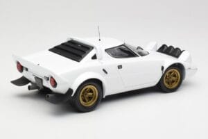 Lancia Stratos HF Stradale Biely Minichamps 1:18 155741700 Kov – obrázok 2 z 6