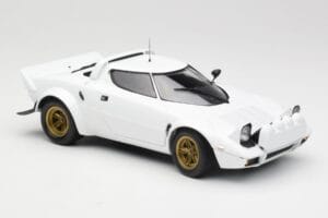 Lancia Stratos HF Stradale Biely Minichamps 1:18 155741700 Kov – obrázok 4 z 6