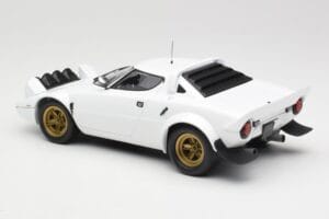 Lancia Stratos HF Stradale Biely Minichamps 1:18 155741700 Kov – obrázok 5 z 6