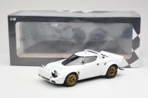 Lancia Stratos HF Stradale Biely Minichamps 1:18 155741700 Kov – obrázok 6 z 6