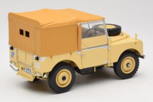 Land Rover 88 Series I RAF Beige Minichamps 1:18 150168911 Kov – obrázok 3 z 8