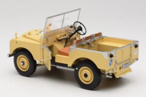Land Rover 88 Series I RAF Beige Minichamps 1:18 150168911 Kov – obrázok 5 z 8