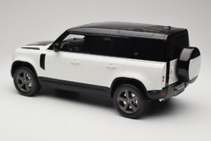 Land Rover Defender 110 L663 GT Spirit 1:12 GT554 Živica – obrázok 5 z 6