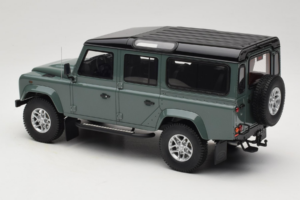 Land Rover Defender Station Wagon Keswick Green GT Spirit 1:18 GT527 Živica – obrázok 5 z 6