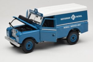 Land Rover Series III 109 Soft Top Motorway Patrol Modrý Eagles Race 1:18 4403 Kov – obrázok 2 z 8