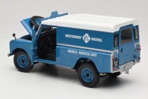 Land Rover Series III 109 Soft Top Motorway Patrol Modrý Eagles Race 1:18 4403 Kov – obrázok 5 z 8