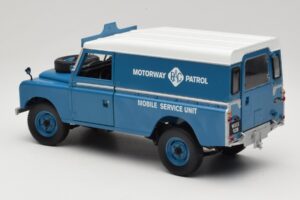 Land Rover Series III 109 Soft Top Motorway Patrol Modrý Eagles Race 1:18 4403 Kov – obrázok 7 z 8