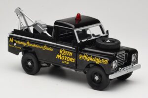 Land Rover Series III Záchranné Vozidlo Čierny Universal Hobbies 1:18 4411 Kov – obrázok 6 z 8