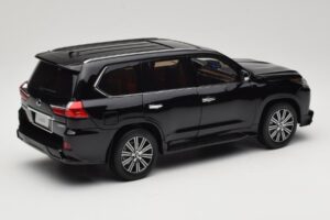 Lexus LX570 J200 Čierny LCD 1:18 LCD18010-BL Kov – obrázok 3 z 8
