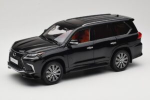 Lexus LX570 J200 Čierny LCD 1:18 LCD18010-BL Kov