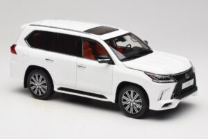 Lexus LX570 J200 Biely LCD 1:18 LCD18010-WH Kov – obrázok 6 z 8