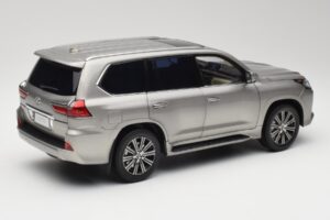 Lexus LX570 Sonic Titánový Kyosho 1:18 08955T Kov – obrázok 3 z 8