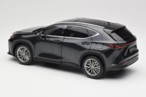 Lexus NX450h+ AZ20 Čierny Kyosho 1:18 08968GBK Živica – obrázok 7 z 8