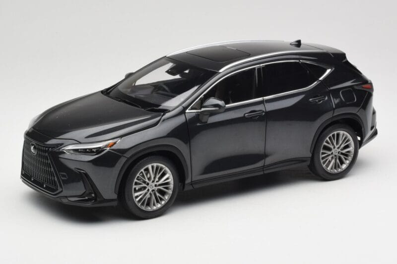Lexus NX450h+ AZ20 Čierny Kyosho 1:18 08968GBK Živica
