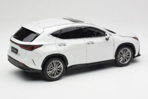 Lexus NX450h+ AZ20 Biely Kyosho 1:18 08968Q Živica – obrázok 3 z 8