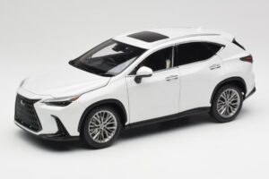 Lexus NX450h+ AZ20 Biely Kyosho 1:18 08968Q Živica