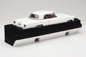 Lincoln Continental Mark II Biely Road Signature 1:18 20078-P1 Kov – obrázok 2 z 6