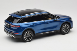 Lincoln Corsair Modrý OEM 1:18 LINCOLN001 Kov – obrázok 3 z 8