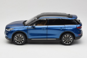 Lincoln Corsair Modrý OEM 1:18 LINCOLN001 Kov – obrázok 4 z 8