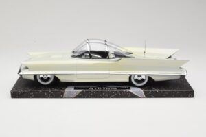 Lincoln Futura Concept Biely Minichamps 1:18 107082030 Kov – obrázok 3 z 6