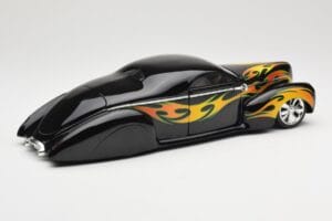 Lincoln Zephyr Scrape Custom Čierny s Plameňmi Hot Wheels 1:18 57319 Kov – obrázok 3 z 8