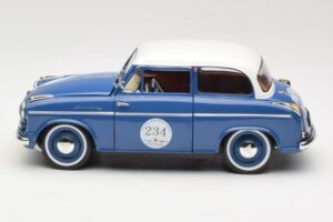 Lloyd Alexander TS #234 Modrý Revell 1:18 08463 Kov – obrázok 4 z 8