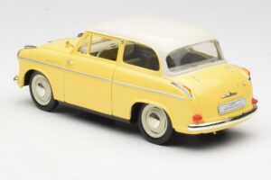Lloyd Alexander TS Žltý Revell 1:18 08958 Kov – obrázok 7 z 8