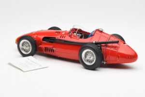 Maserati 250F J-M. Fangio F1 World Champion 1957 CMC 1:18 M-051 Kov – obrázok 4 z 6