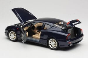 Maserati 3200 GT Čierny Bburago 1:18 3371 Kov – obrázok 5 z 8
