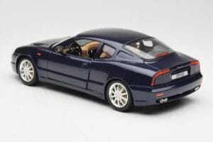 Maserati 3200 GT Čierny Bburago 1:18 3371 Kov – obrázok 7 z 8