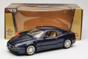Maserati 3200 GT Čierny Bburago 1:18 3371 Kov – obrázok 8 z 8