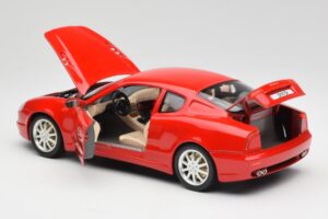 Maserati 3200 GT Rosso Mondiale Bburago 1:18 3341-M1 Kov – obrázok 5 z 8