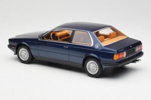 Maserati Biturbo Coupe Tmavomodrá Metalíza Minichamps 1:18 107123500 Kov – obrázok 5 z 6