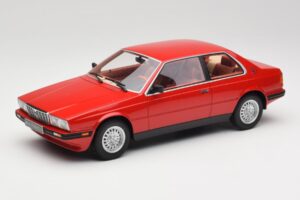 Maserati BiTurbo Coupe Rosso Corsa Minichamps 1:18 107123501 Živica