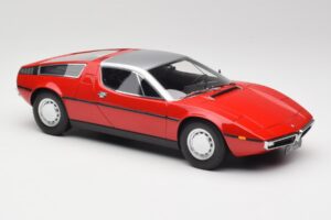 Maserati Bora Červený & Strieborný Minichamps 1:18 107123721 Živica – obrázok 4 z 6