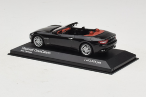 Maserati GranCabrio Čierny Metalický Minichamps 1:43 400123930 Kov – obrázok 3 z 5