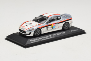 Maserati GranTurismo MC GT4 #12 Sperati / La Mazza Maserati MC 2010 Minichamps 1:43 400101212 Kov – obrázok 2 z 5