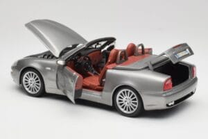 Maserati 4200 GT Spyder Šedý Bburago 1:18 18-12019 Kov – obrázok 5 z 8