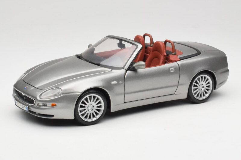 Maserati 4200 GT Spyder Šedý Bburago 1:18 18-12019 Kov