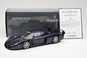 Maserati MC12 Road Car Modrý Metallic AUTOart 1:18 75802 Kov – obrázok 8 z 8