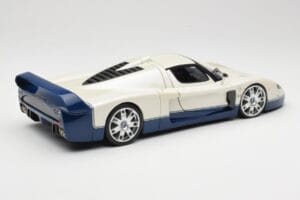 Maserati MC12 Biely Modrý Hot Wheels 1:18 G7158 Kov – obrázok 3 z 8
