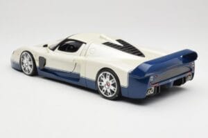 Maserati MC12 Biely Modrý Hot Wheels 1:18 G7158 Kov – obrázok 7 z 8