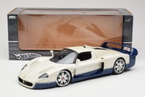 Maserati MC12 Biely Modrý Hot Wheels 1:18 G7158 Kov – obrázok 8 z 8