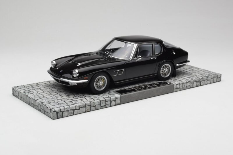 Maserati Mistral Čierny Minichamps 1:18 107123421 Živica