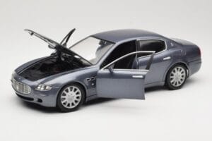 Maserati Quattroporte Blue Metallic Hot Wheels 1:18 B7003 Kov – obrázok 2 z 8
