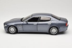 Maserati Quattroporte Blue Metallic Hot Wheels 1:18 B7003 Kov – obrázok 4 z 8